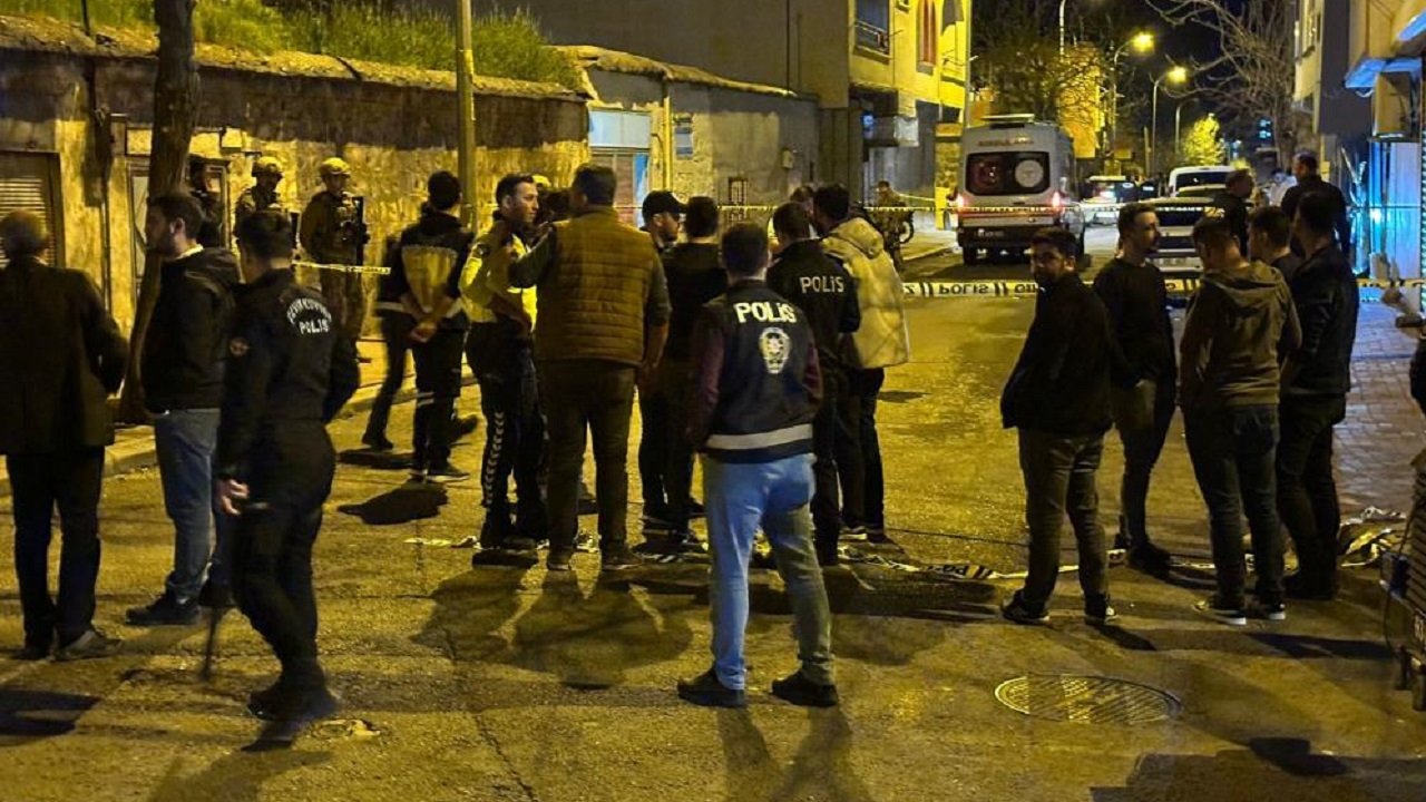 Husumetli akrabalar arasında silahlı kavga: 2 kardeş öldü