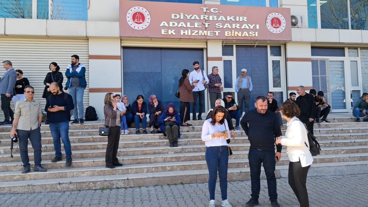 Diyarbakır Büyükşehir Belediye Başkanı Bucak'a mazbata verilmedi