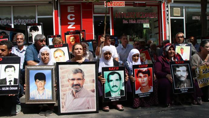 Kayıp yakınları 54 hafta sonra yine dışarıda!