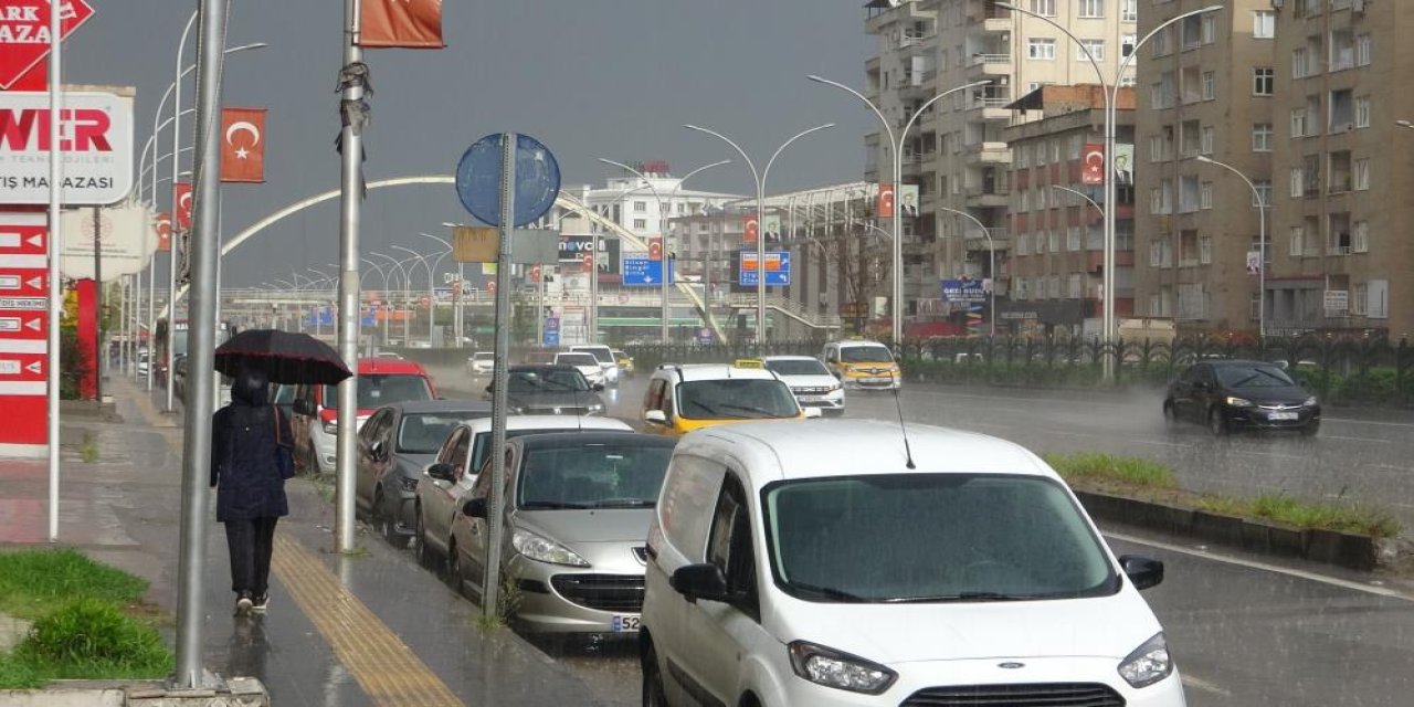 Diyarbakır’da sağanak zor anlar yaşattı