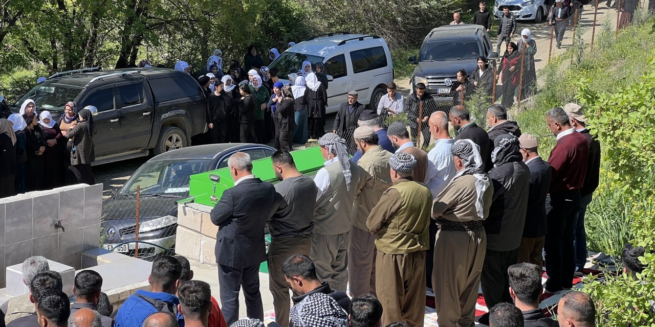 Şırnak'taki trafik kazasında ölen 4 kişinin cenazesi toprağa verildi