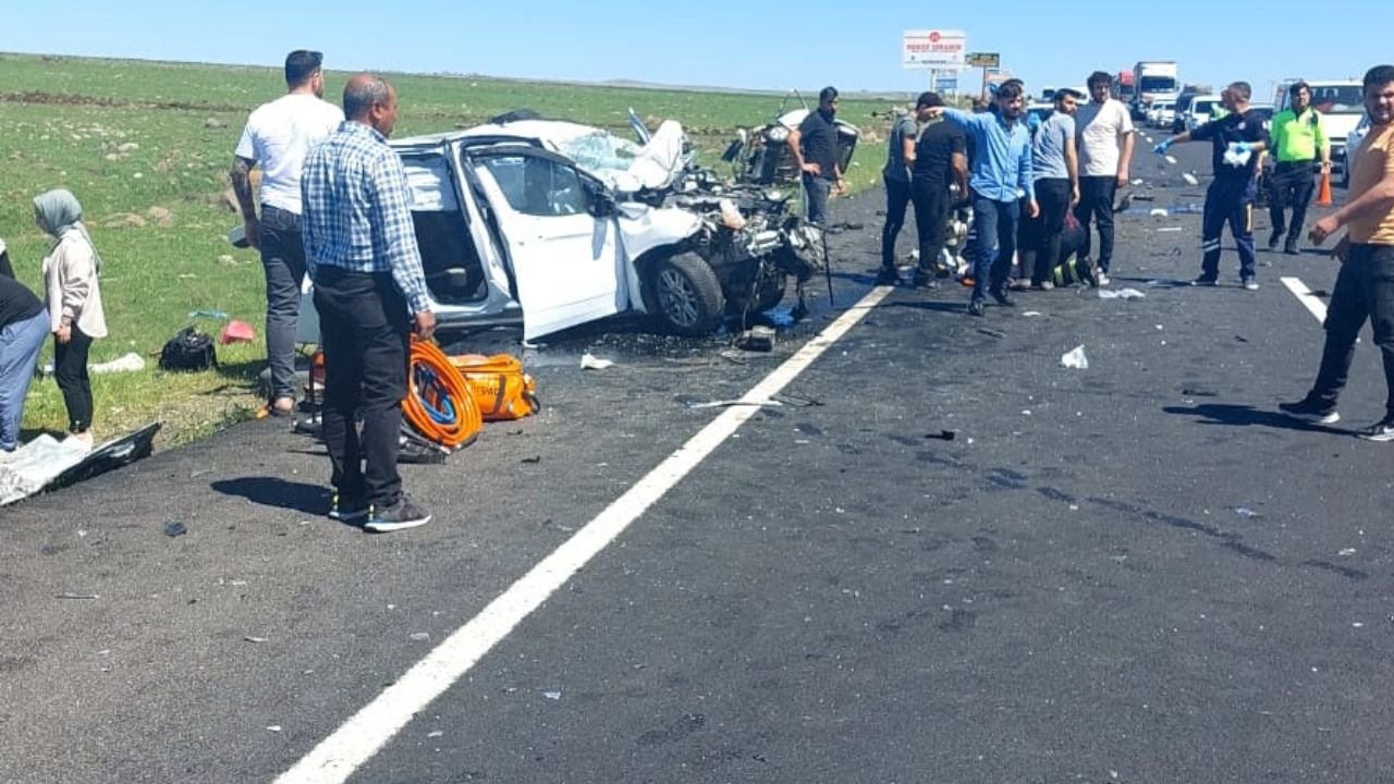 Şanlıurfa-Diyarbakır karayolunda feci kaza: 2 ölü, 6 yaralı
