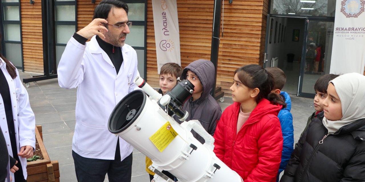 Diyarbakır’daki öğrencilere astronomi eğitimi