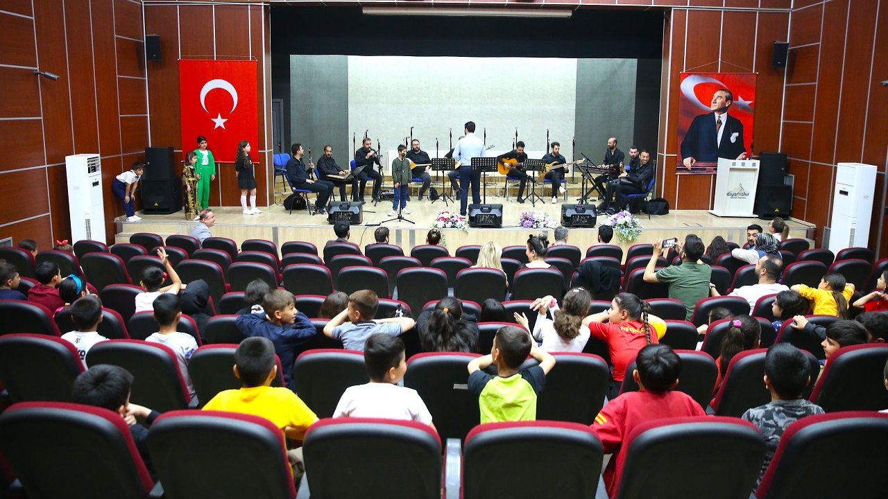 Diyarbakır'da ses yarışması finalleri yapıldı