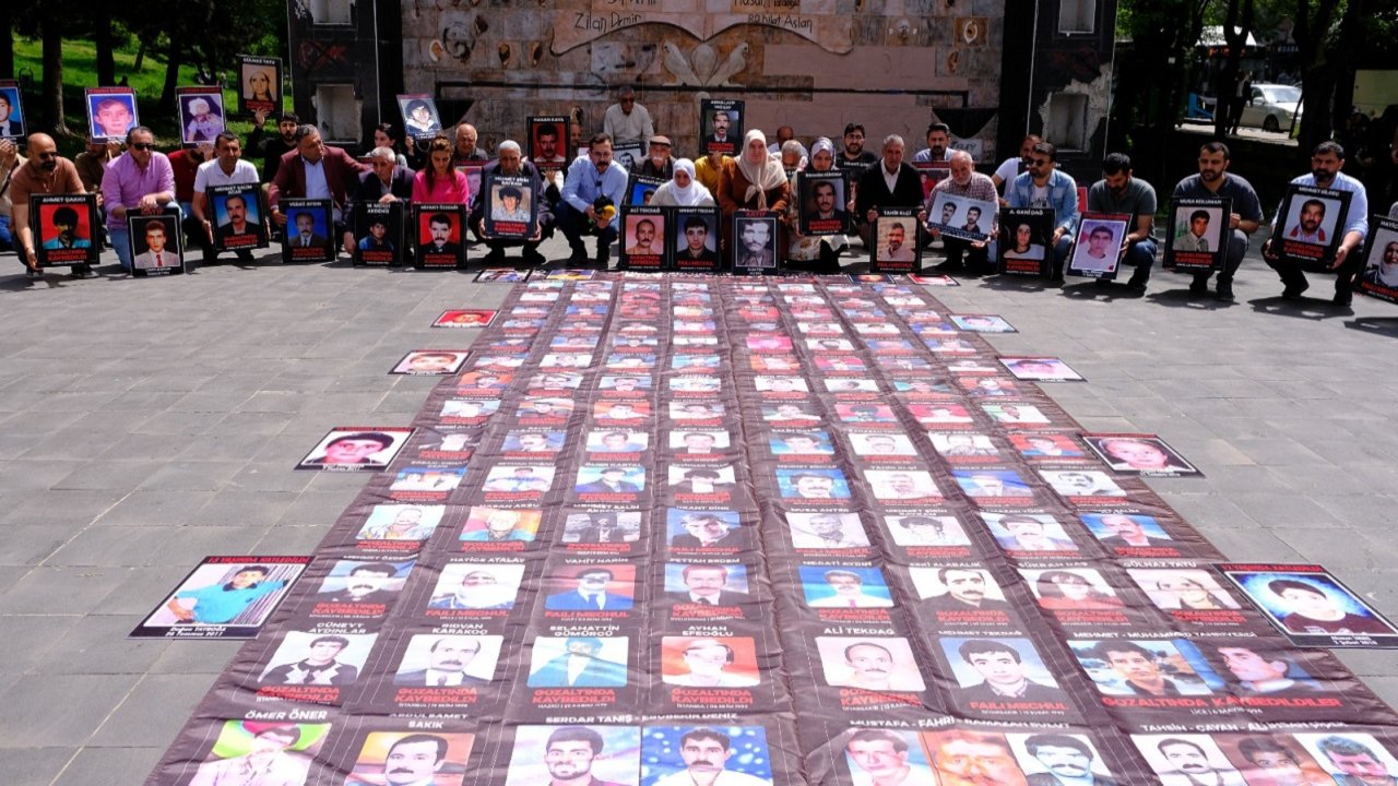 Kayıp yakınları Diyarbakır’da kayıp çocukları sordu