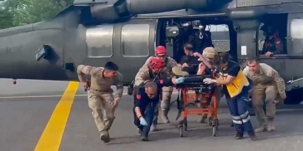 Yılanın ısırdığı kişi için askeri helikopter havalandı