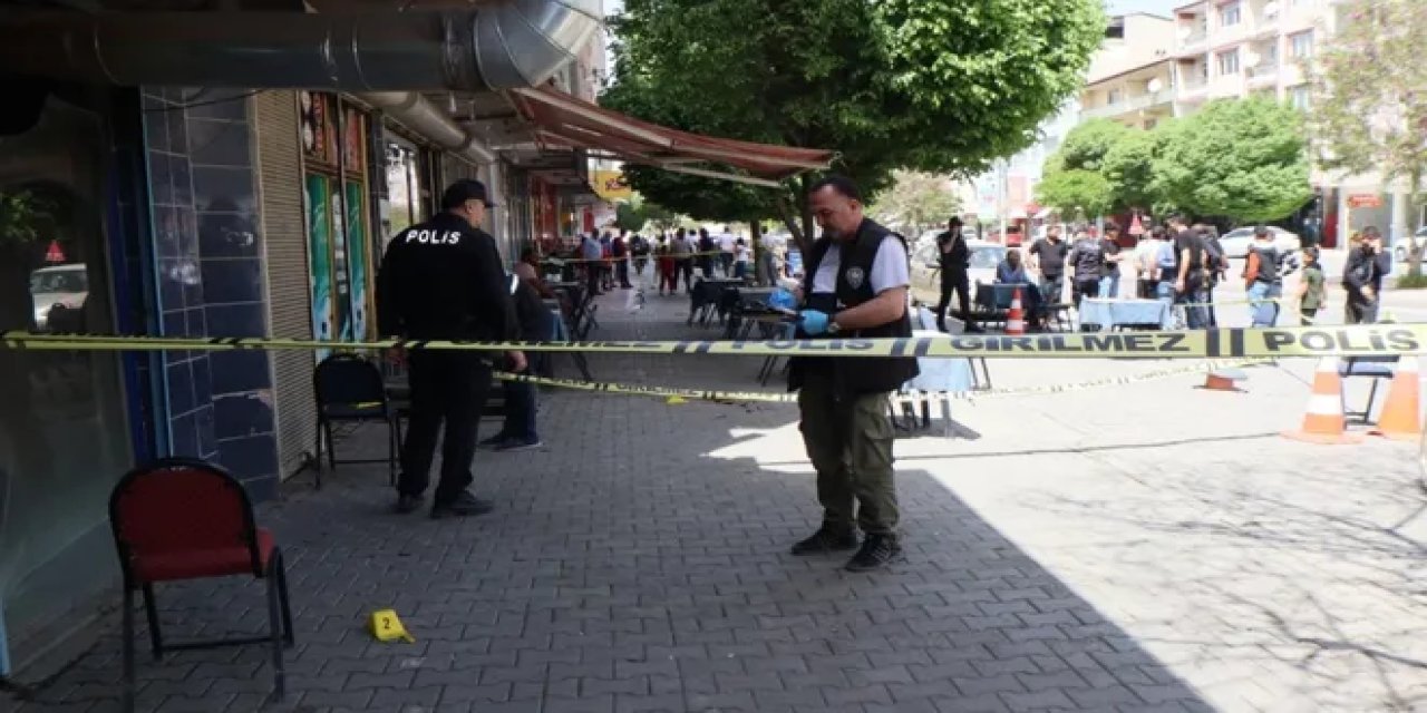 Kahvehanede silahlı kavga: 2'si ağır 3 kişi yaralandı