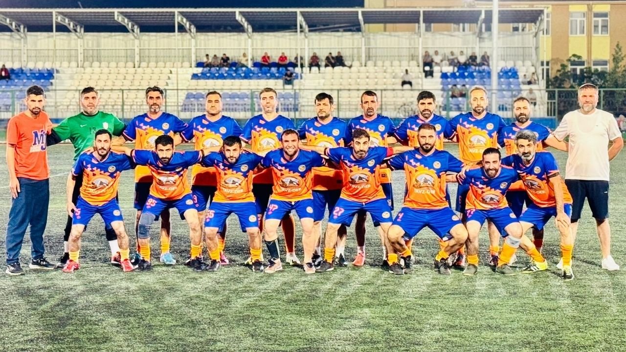 Diyarbakır’da akraba dayanışması için futbol takımı kuruldu