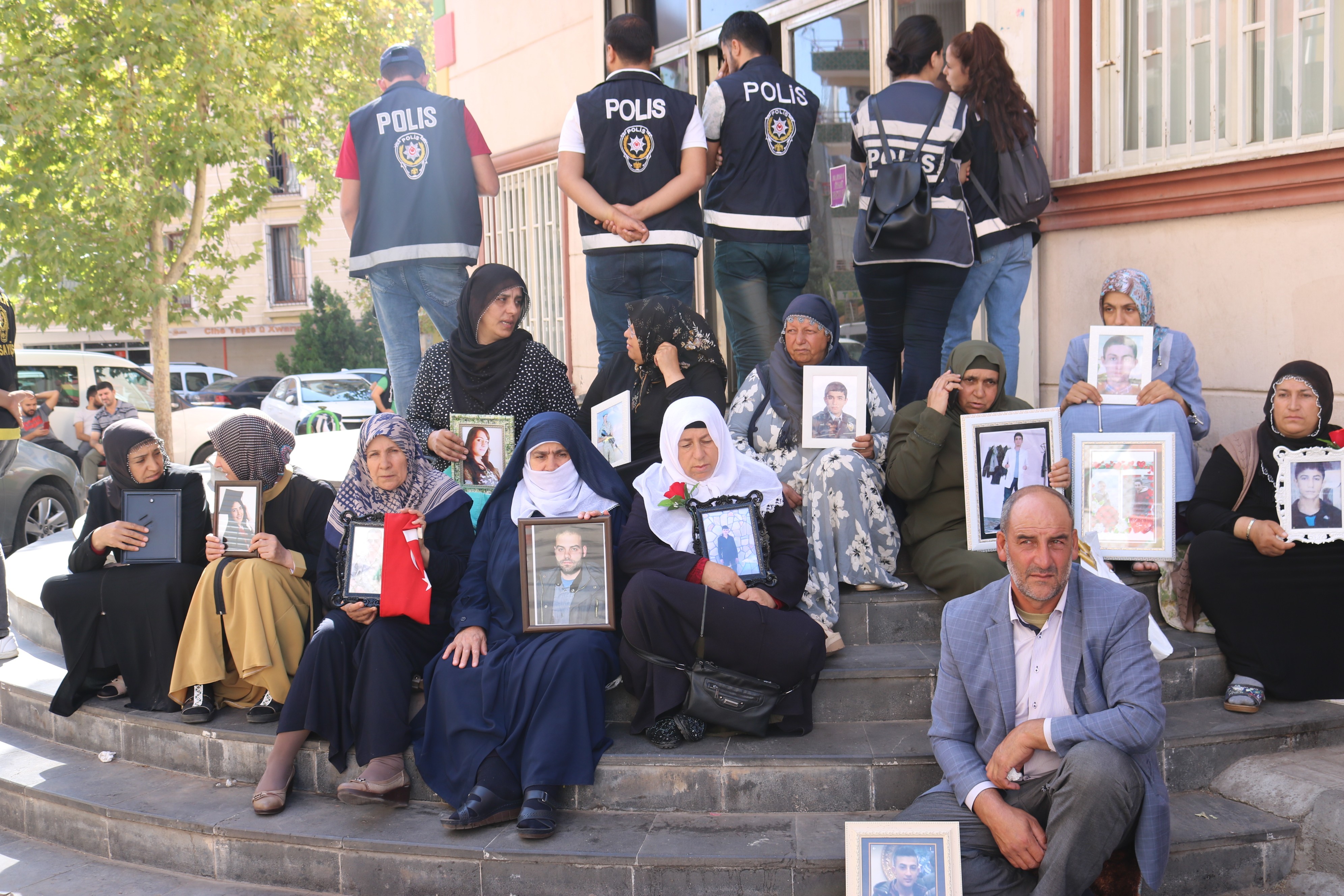 Ailelerin evlat nöbeti 19'uncu gününde