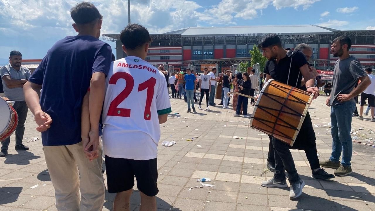 Diyarbakır'da Amedspor maçı öncesi renkli görüntüler