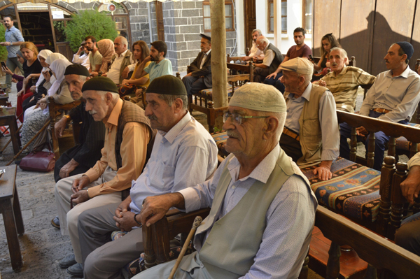 Yaşlılar Birimi dengbej dinletisine katıldı