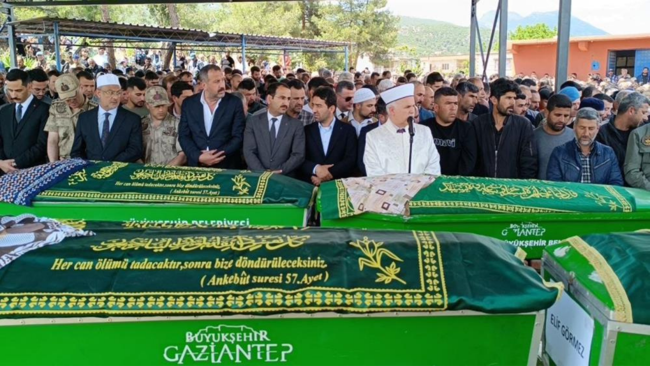 Gaziantep’teki kazada hayatını kaybedenler defnedildi