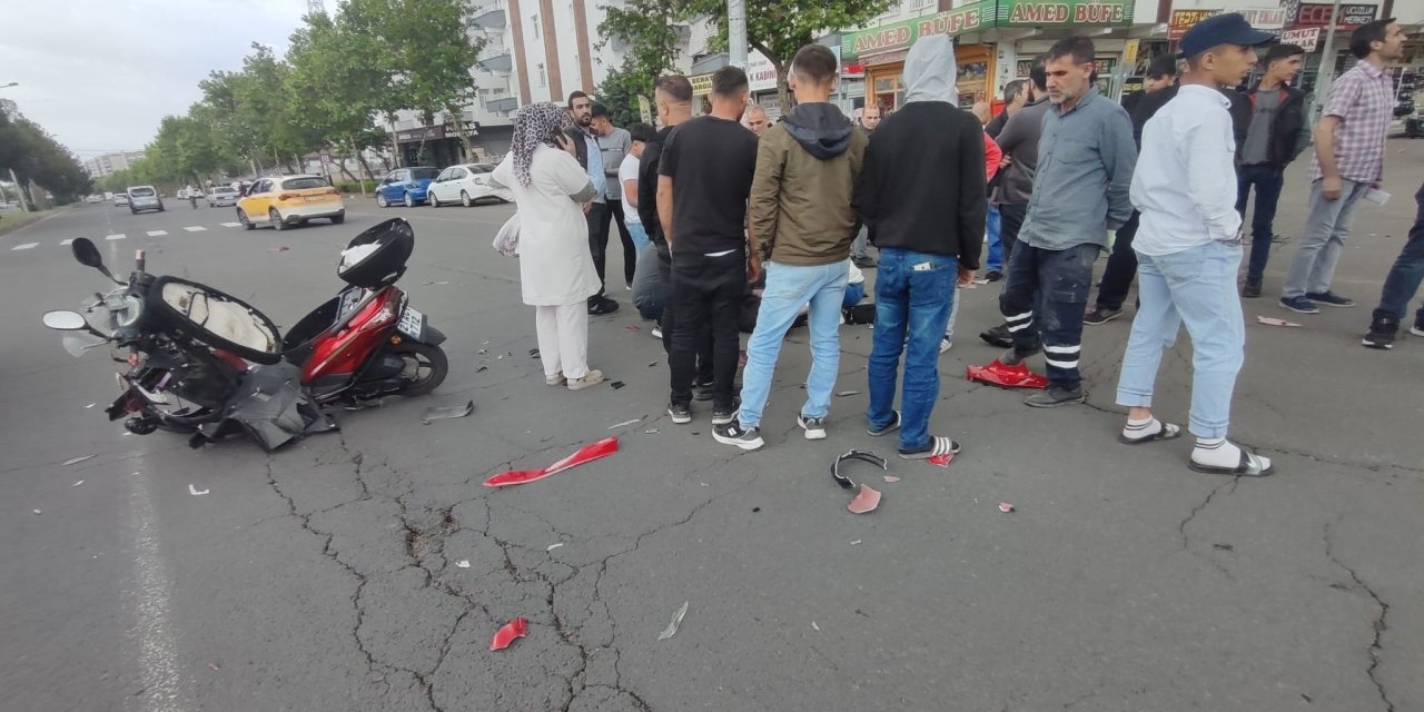 Diyarbakır’da otomobille çarpışan motosikletin sürücüsü yaralandı