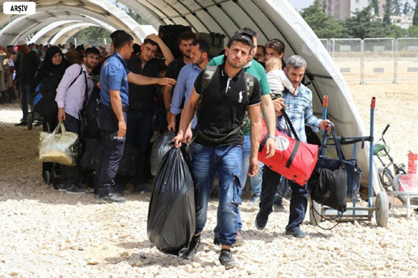 Yaklaşık 295 bin Suriyeli ülkesine döndü