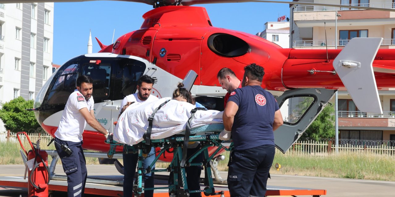 Diyarbakır'da ambulans helikopter kalça kemiği kırılan genç için havalandı