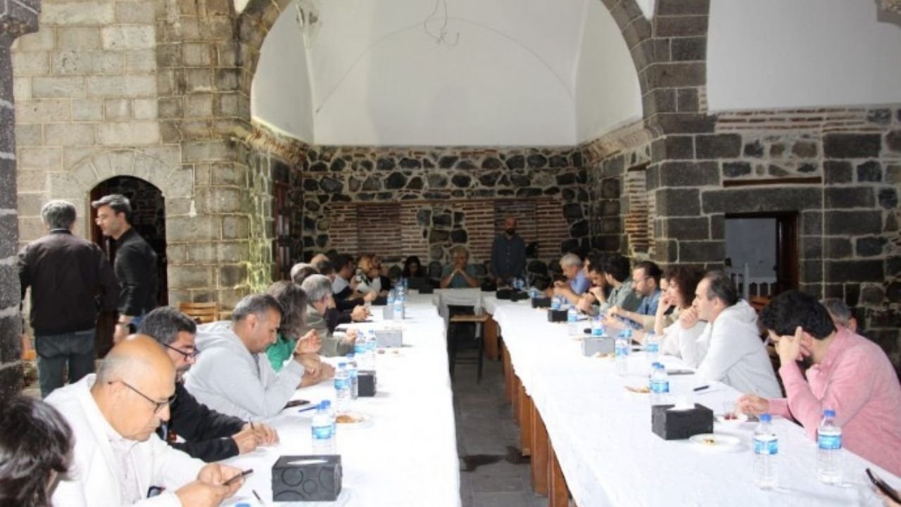 Kürt Yayıncılar Çalıştayı Diyarbakır'da başladı