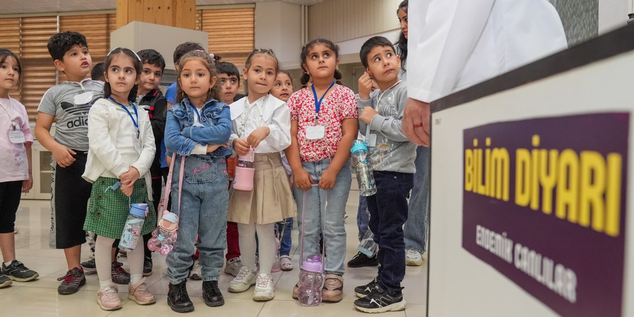 Diyarbakır'daki Zooloji Müzesi'ni 10 bin çocuk ziyaret etti