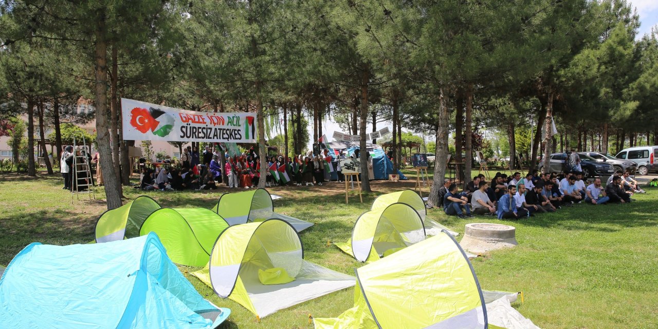 Dicle Üniversitesi yerleşkesinde "Gazze Dayanışma Çadırı" kuruldu