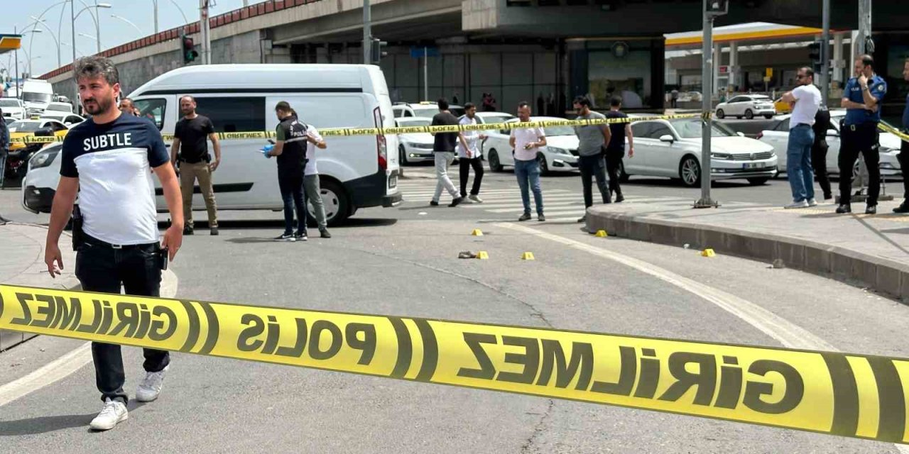 Diyarbakır’da avukat, eski eşinin yakınını silahla yaraladı