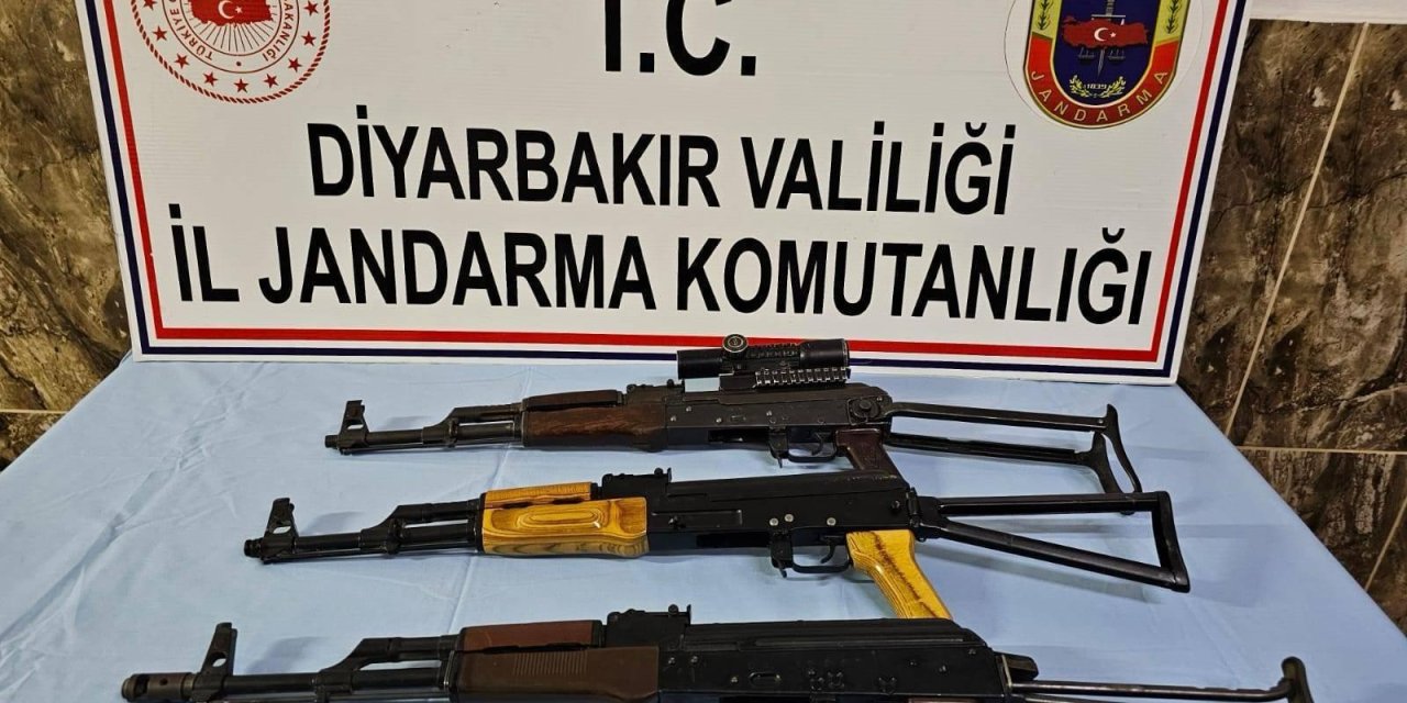 Diyarbakır’da araçta 3 Kalaşnikof ele geçirildi