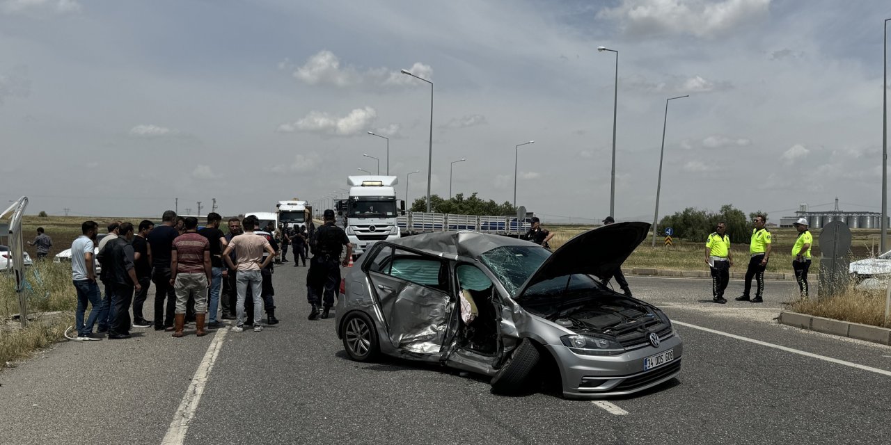 Diyarbakır'da kazada yaralanan kadın öğretmen kurtarılamadı