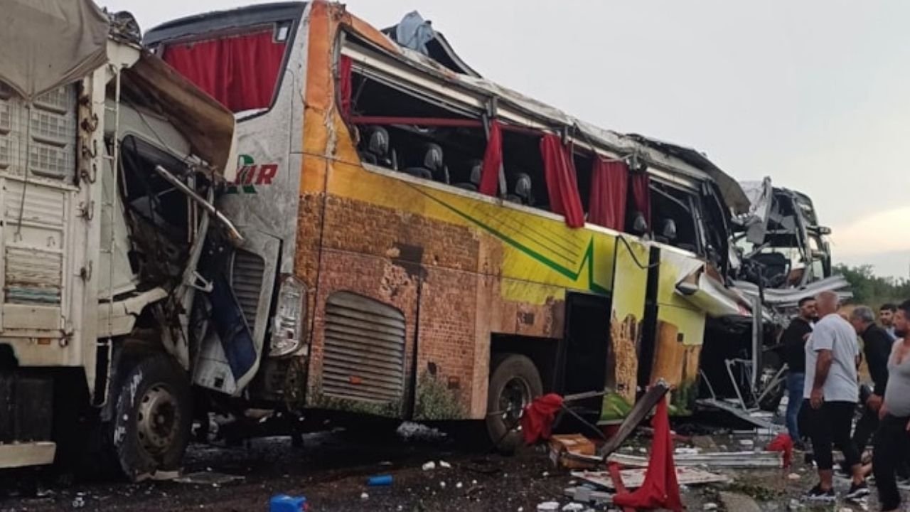 Mersin'deki zincirleme kazada ölü sayısı 11'e çıktı