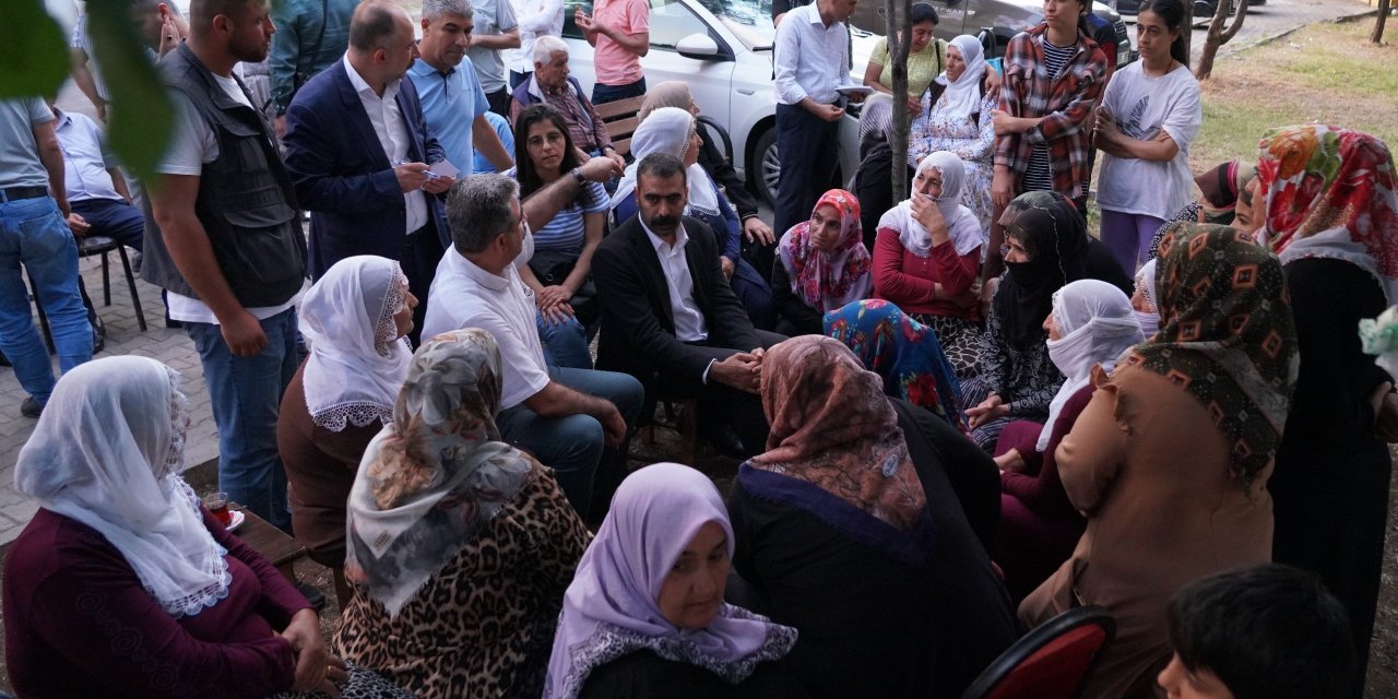 Eş Başkan Hatun, Dicle ve Feritköşk mahallelerinde sorunları dinledi