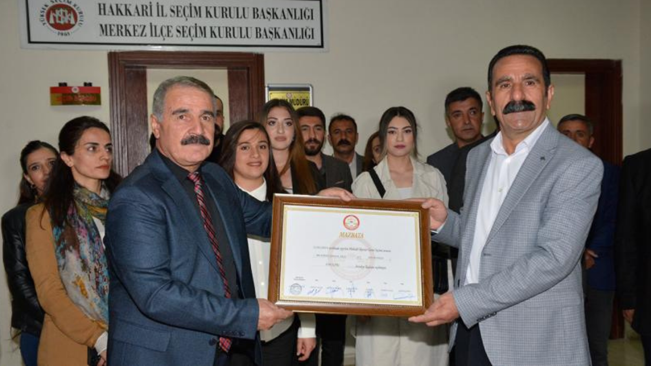 Hakkari Belediye Başkanı gözaltına alındı