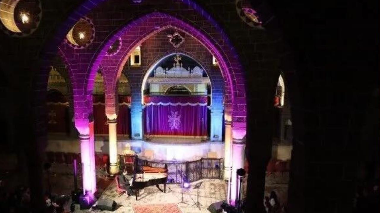 Diyarbakır’da tarihi kilisede piyano ve dengbêj dinletisi