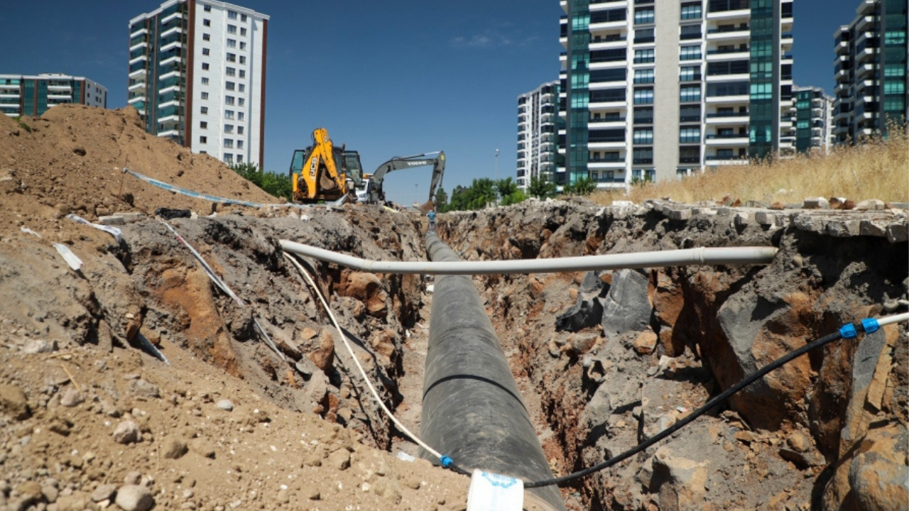 Diyarbakır’da Mahabad Bulvarı'na yeni su hattı