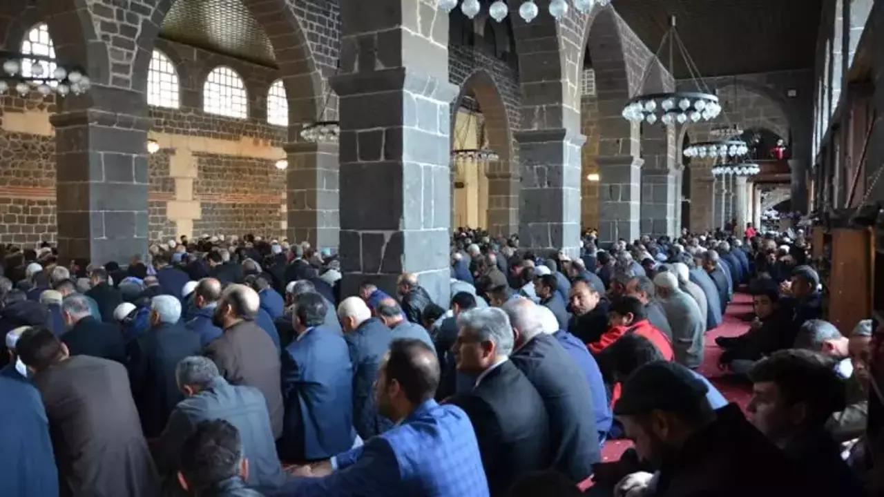 Türkiye’de il il bayram namazı saatleri