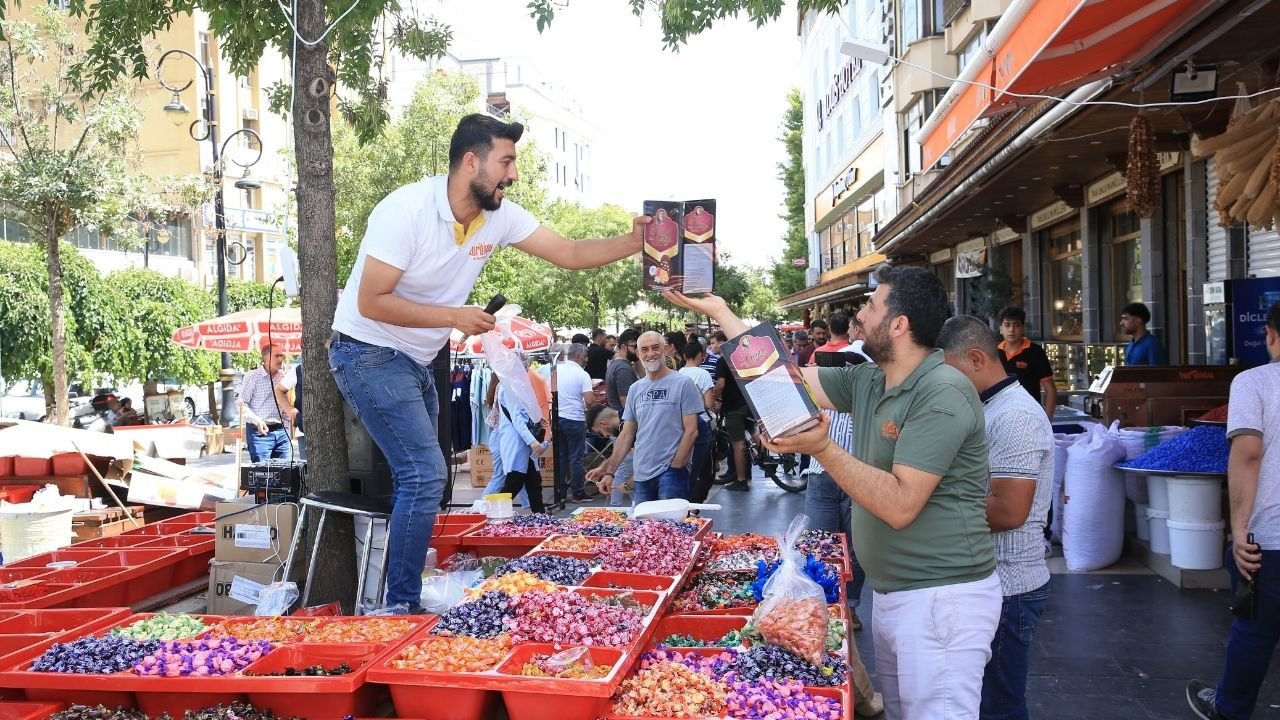 Diyarbakır Sur’da bayram yoğunluğu