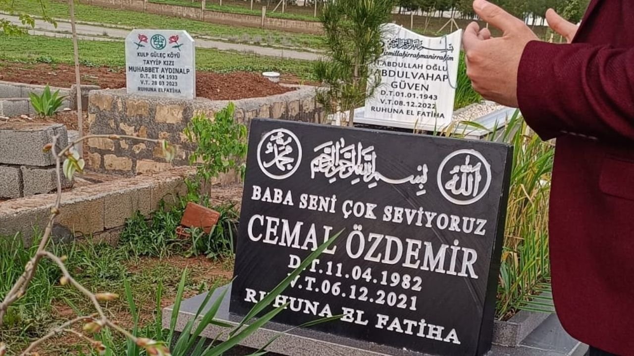 Bayram Herkes İçin Sevinç Değil: Mezarlıklarda Hüzünlü Bayram