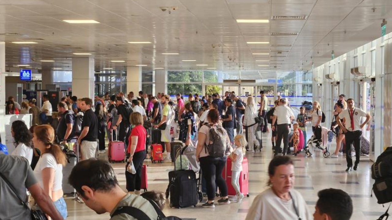 Antalya Havalimanı’nda arife rekoru