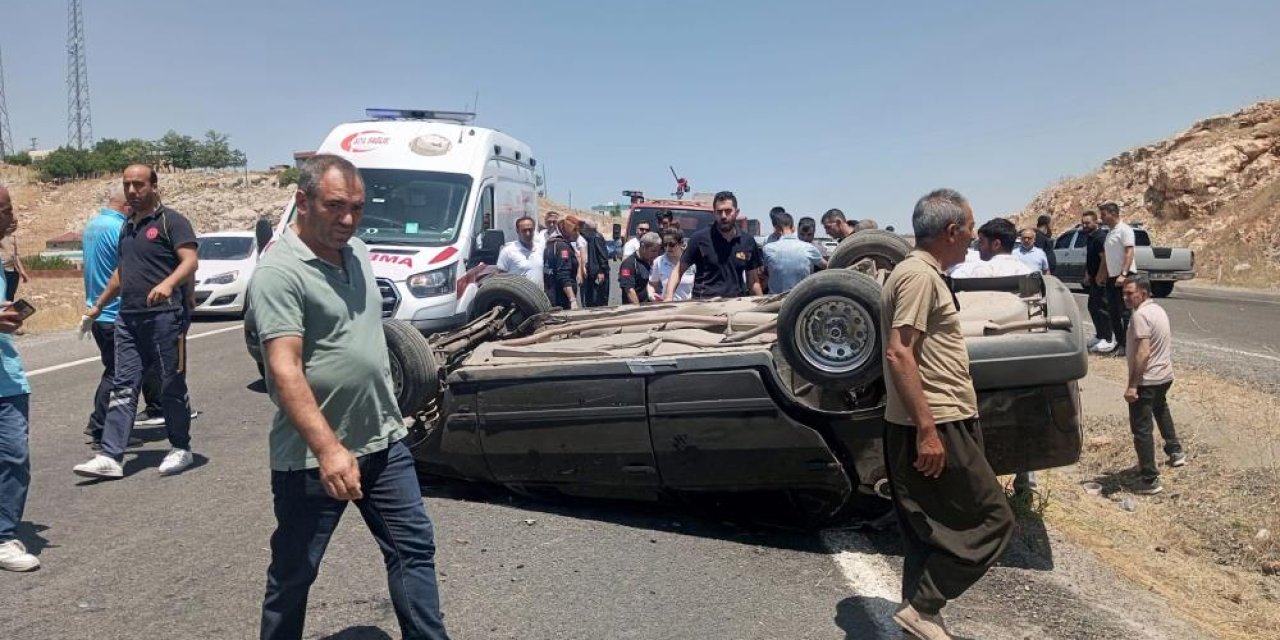 Diyarbakır'da kontrolden çıkan otomobil takla attı: 1 yaralı