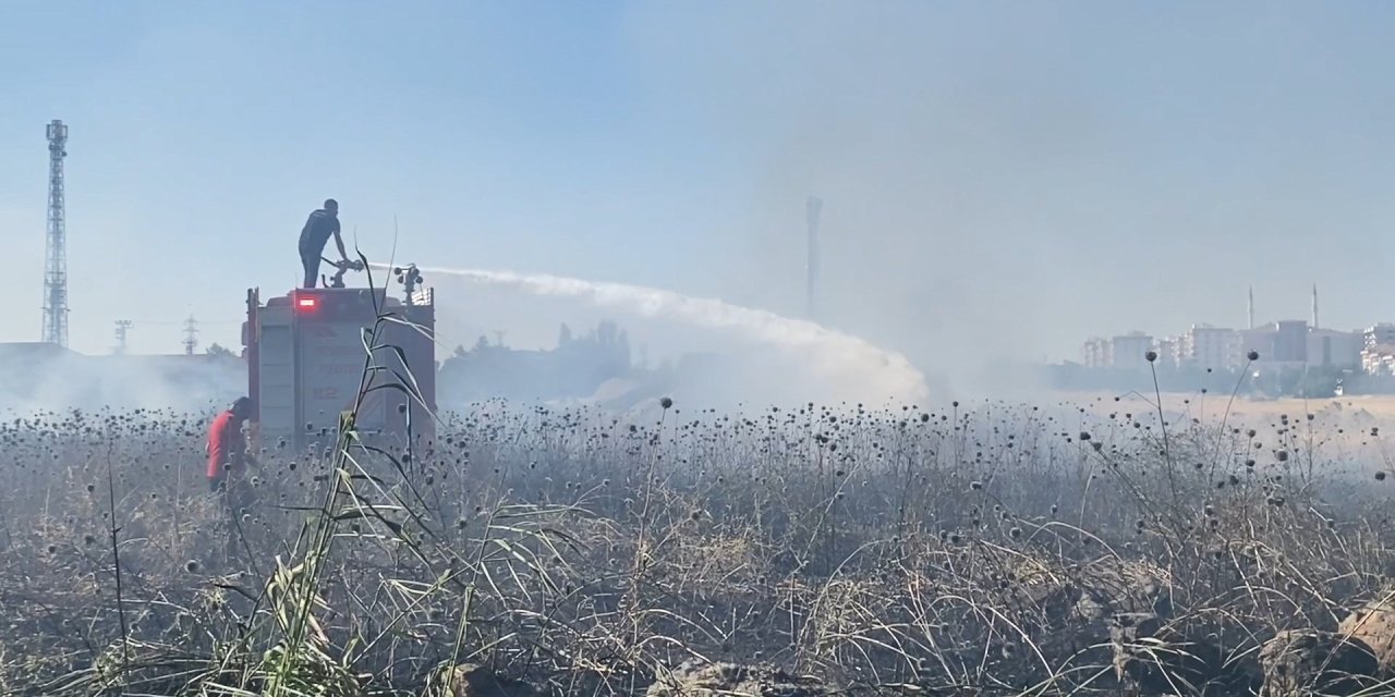 Diyarbakır’da 5 bin 146 dönüm ekili buğday ve arpa yandı