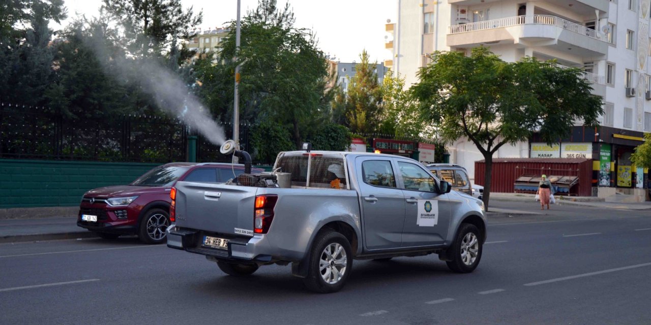 Diyarbakır’da ilaçlama çalışmaları aralıksız devam ediyor