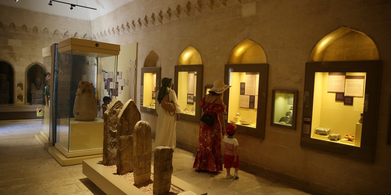 Mardin Müzesi ziyaretçilerini medeniyetler yolculuğuna çıkarıyor