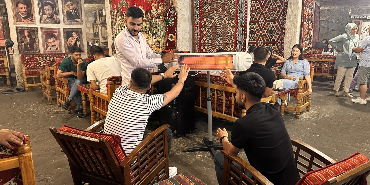 Gaziantep'te serinlemek isteyenler mağara kafeleri tercih ediyor