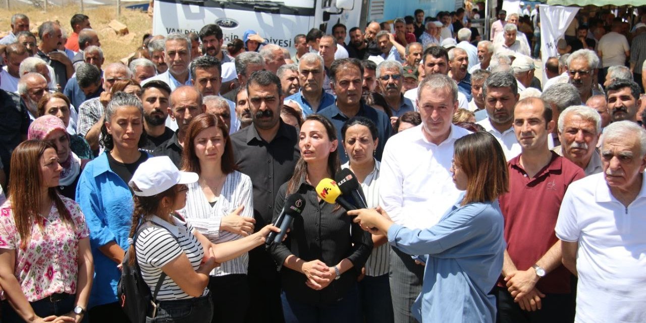 DEM Parti’den 'Diyarbakır ve Mardin’in afet bölgesi ilan edilmeli' çağrısı