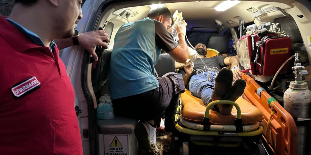 Diyarbakır’da dağda rahatsızlanan çoban 9 saat süren çalışmayla hastaneye ulaştırıldı