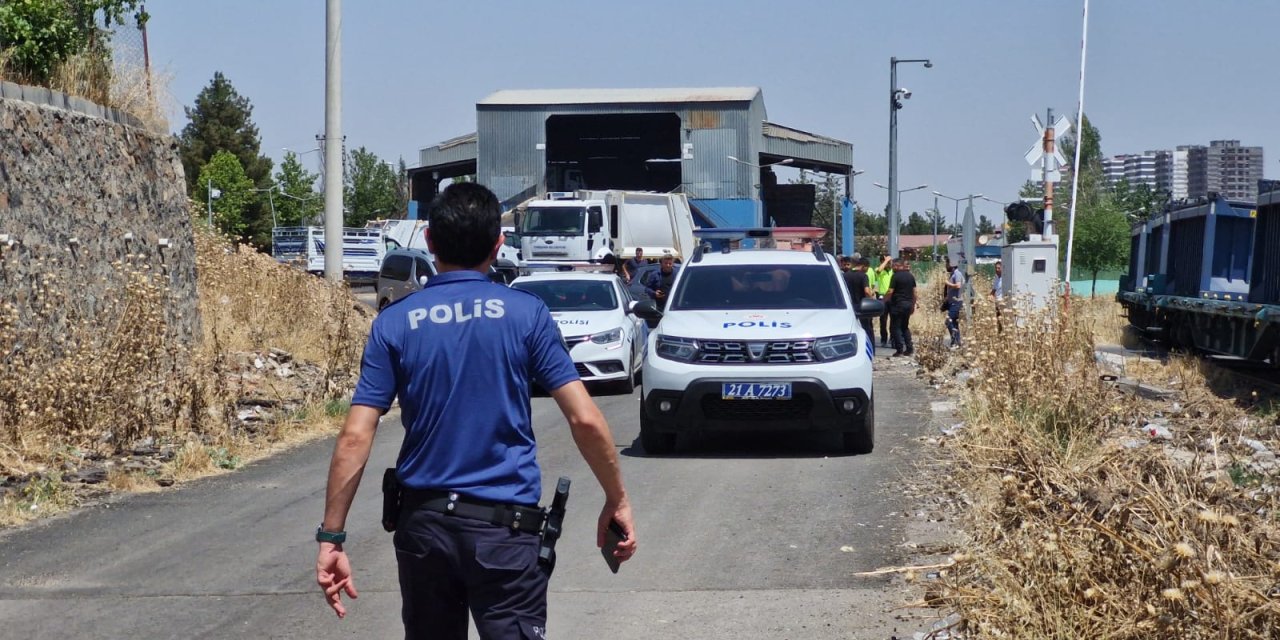 Diyarbakır’da bariyer aküsünü çalıp kazaya neden olan 2 şüpheli, serbest