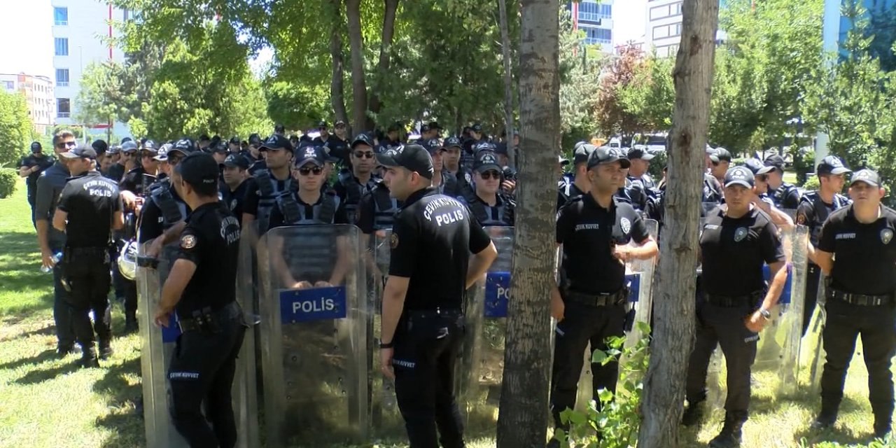 Diyarbakır'da belediye ile polis arasında 'müdahale' gerginliği