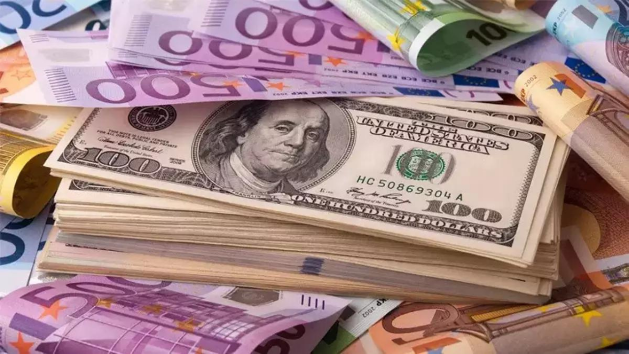 Dolar ve Euro haftaya farklı yönlerde başladı