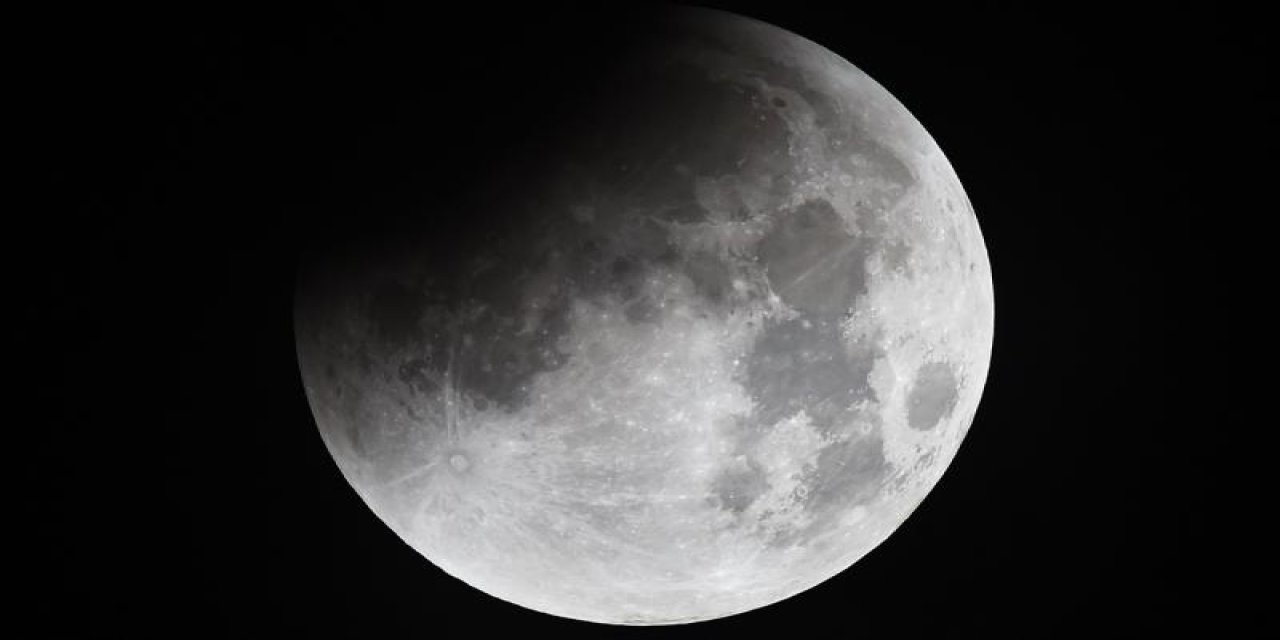Ay'ın kökenine dair bildiğimiz her şey yanlış olabilir