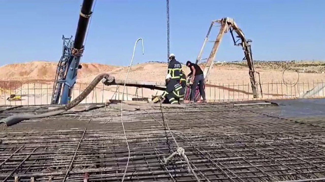 Mardin'de beton pompasının altında kalan işçi öldü