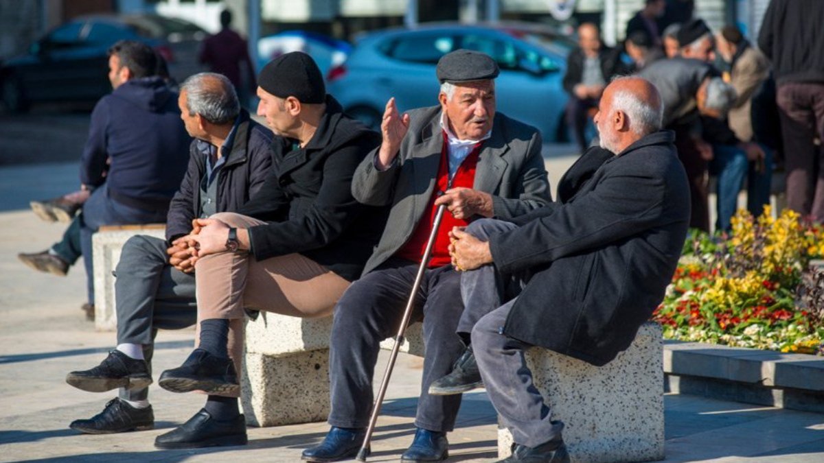 En düşük emekli maaşı için konuşulan rakam belli oldu