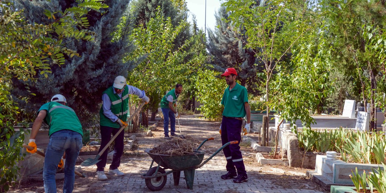 Diyarbakır’daki mezarlıklar için temizlik ekibi kuruldu