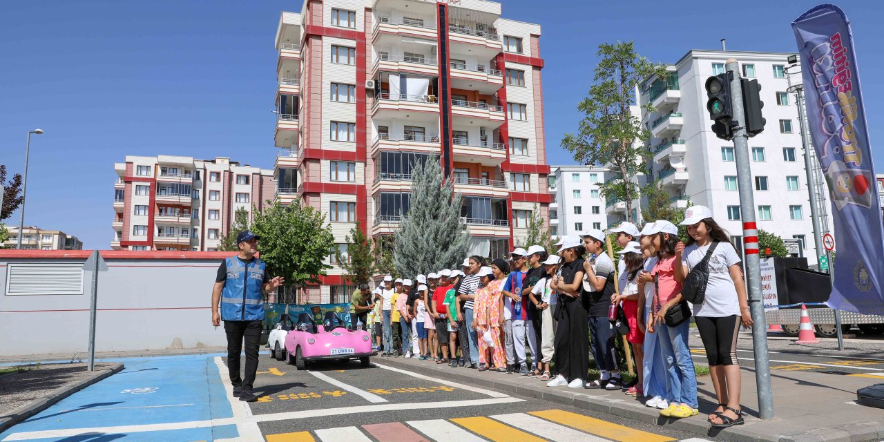 Diyarbakır’da öğrencilere trafik eğitimi