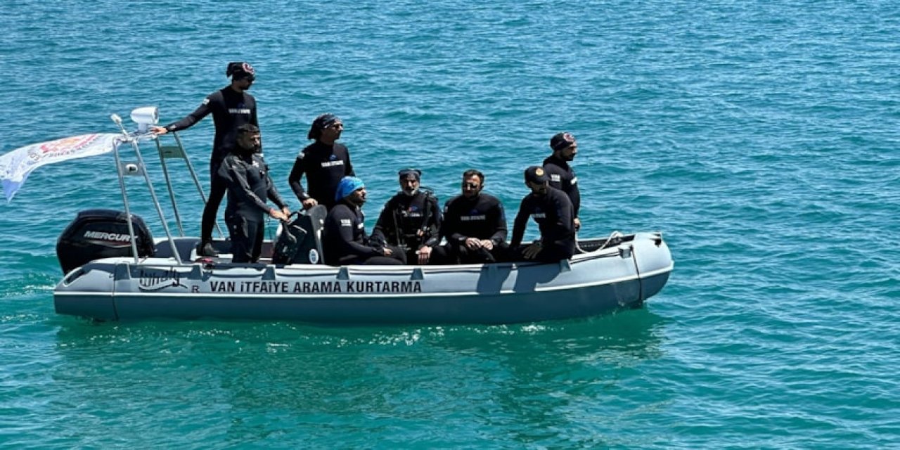 Van Gölü'nden acı haber! 3 arkadaştan 2'sinin cansız bedenine ulaşıldı